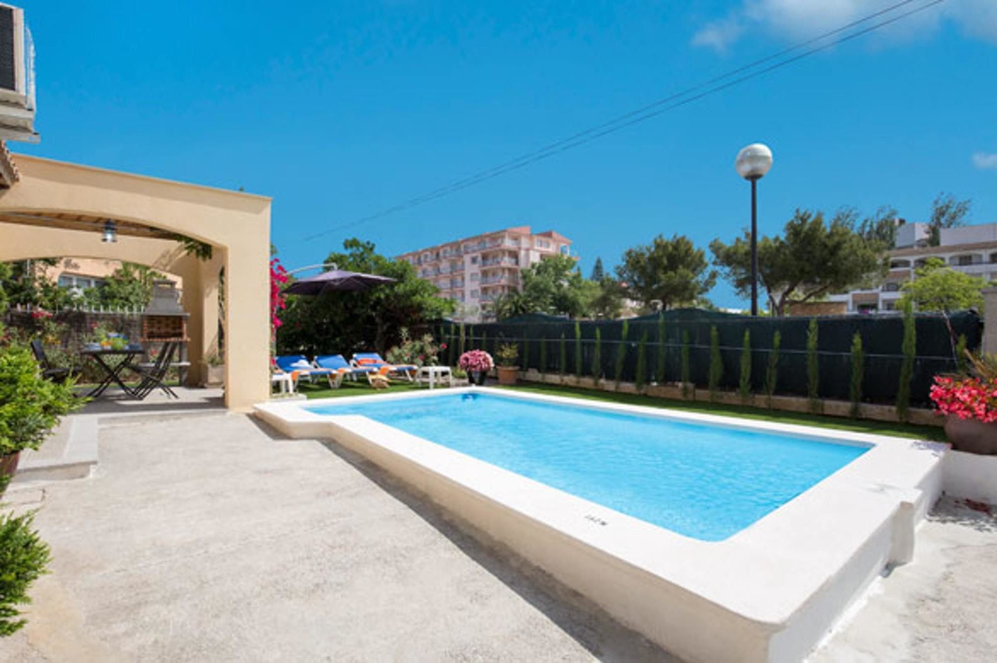 With 2 Bedrooms In Alcudia, With Wonderful View, Private P Alpstuga Port de Alcudia (Mallorca)
