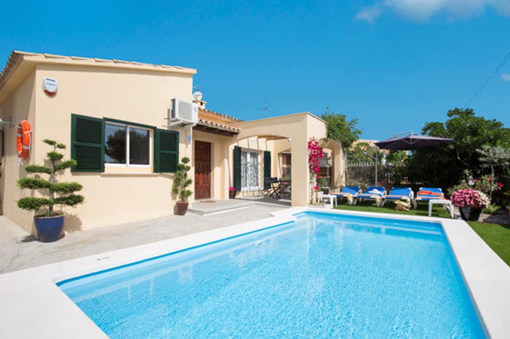 With 2 Bedrooms In Alcudia, With Wonderful View, Private P Alpstuga *