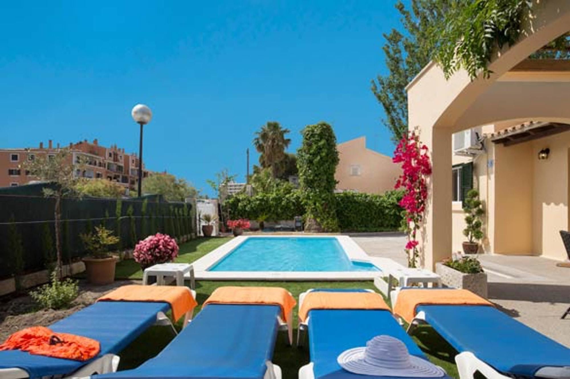 With 2 Bedrooms In Alcudia, With Wonderful View, Private P Alpstuga Port de Alcudia (Mallorca)